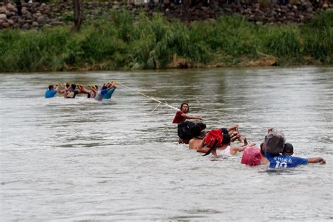 México Empuja A Inmigrantes Centroamericanos A Las Rutas Más Peligrosas