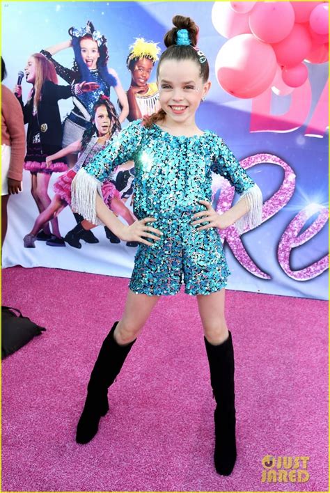 Jojo Siwa And Mom Jessalynn Attend Siwas Dance Pop Revolution Premiere Photo 1328797 Photo