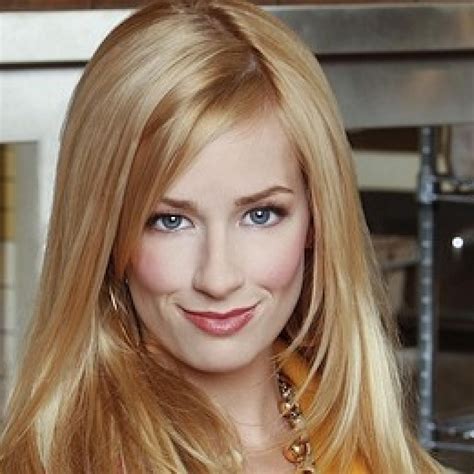 Beth Behrs 2 Broke Girls Besucht The Big Bang Theory Walton Goggins Nimmt Sich Raj Vor