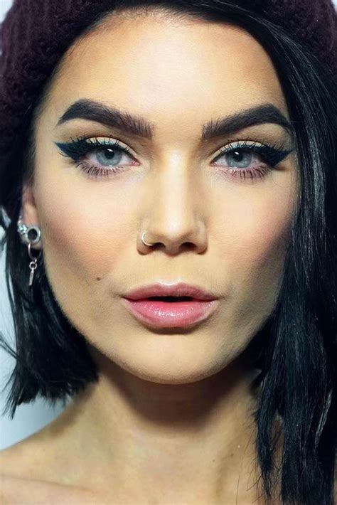 Perfect Cat Eye Makeup Ideas To Look Sexy