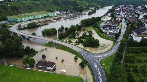 Hochwasser Im Kreis Ludwigsburg Einsatzleitung Prüft Evakuierung Eines