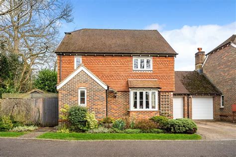 Red Bushes Close Medstead Alton 4 Bed Detached House For Sale £