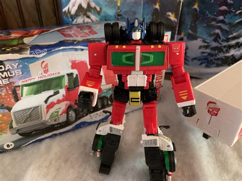 Transformers Generations Holiday Optimus Prime Plandetransformacion