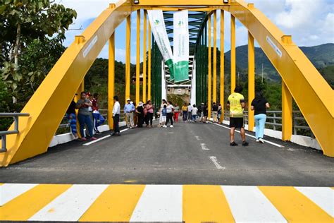 Prefectura Entrega Nuevo Puente Vehicular En El Barrio Chamico Diario