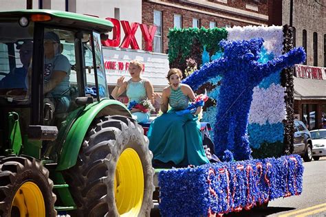 10 of the Best Homecoming Floats Ideas | Teen Vogue