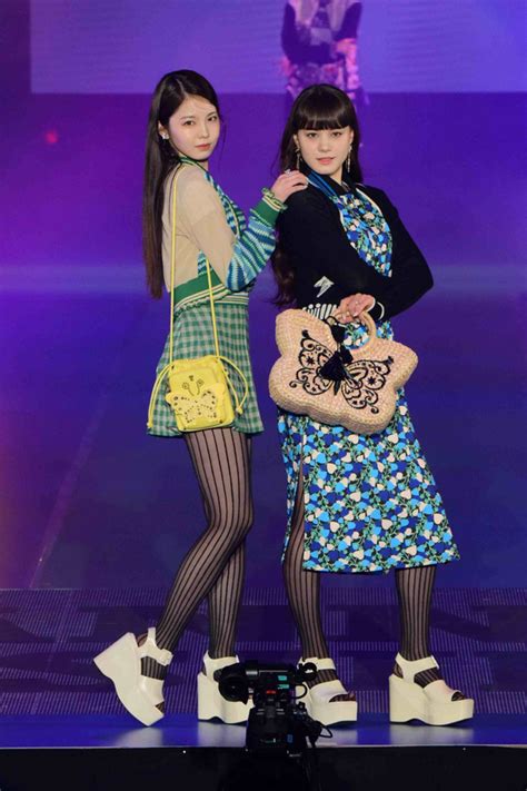 Niziu「rakuten Girlsaward 2023 Spring Summer」でパフォーマンスを披露！ayaka＆ninaはanna