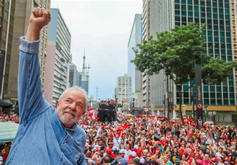 Lula é Eleito Novo Presidente Do Brasil