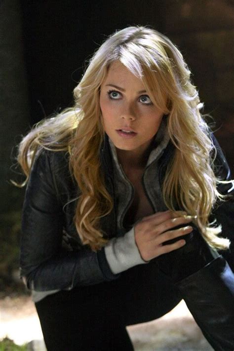 Kara Laura Vandervoort Smallville Supergirl