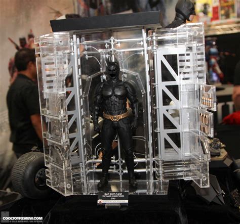 Hot Toys The Dark Knight Rises Bat Suit Case M C F