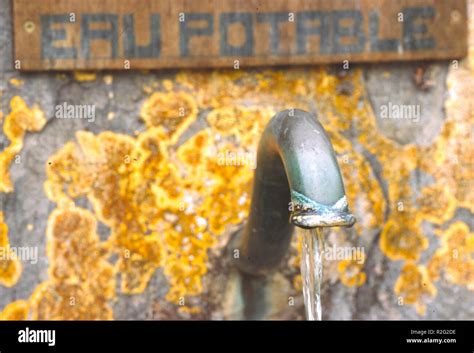 Eau Potable Hi Res Stock Photography And Images Alamy