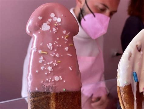 Dolci a forma di pene e vagina apre a Milano la pasticceria più sexy d