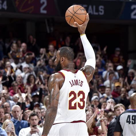 Lebron James Breaks Michael Jordan S Record Scores 10 Or More In 867 Straight News Scores