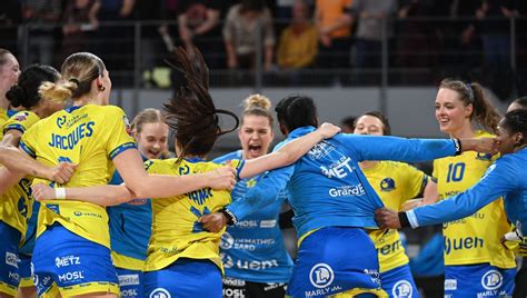 Handball Les Dragonnes S Imposent Face Au Csm Bucarest Et Se