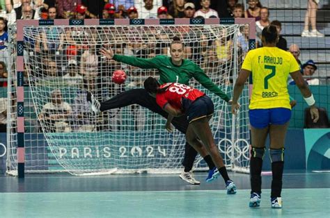 Defesas De Goleira De Handebol Do Brasil Viralizam Na Web Confira