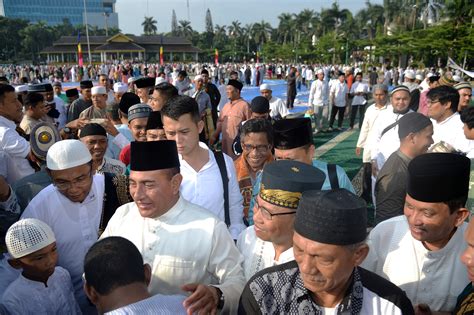 Gubernur Dan Wagub Sumut Sholat Idul Fitri Bersama Ribuan Masyarakat