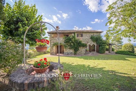 CASALE RISTRUTTURATO CON PISCINA IN VENDITA A UMBERTIDE UMBRIA