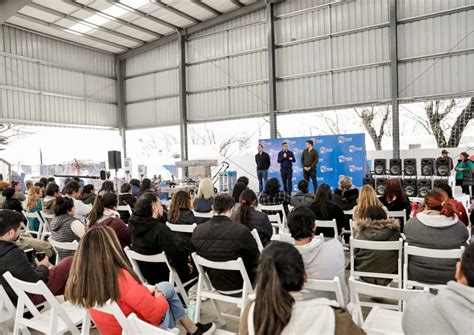 El intendente Federico Achával acompañó hoy a instituciones y vecinos