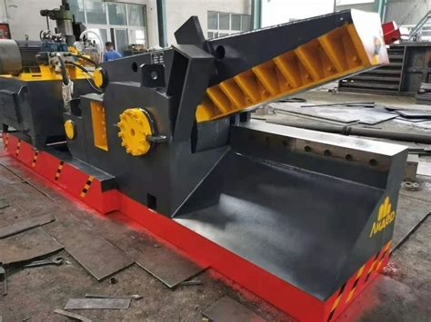 Hydraulic Alligator Shear Machine Max Shear Width Upto 500 Mm At