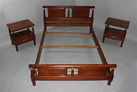 Lot - WILLETT FURNITURE COMPANY "TRANS EAST" CHERRY DOUBLE BED TOGETHER ...