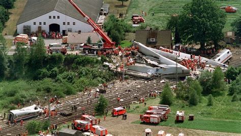 Ice Unglück Von Eschede Ein Superzug Rast In Die Katastrophe Ndrde