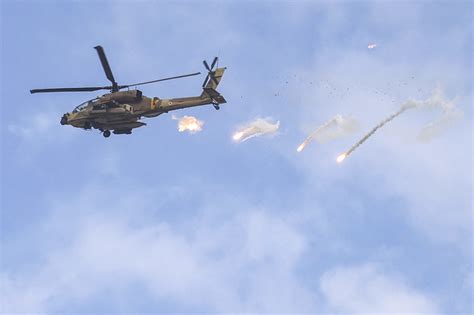 apache helicopter gunship firing