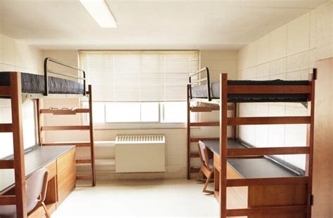 Dorms Help Give 2-Year Colleges a 4-Year Feel | Community Colleges | US ...