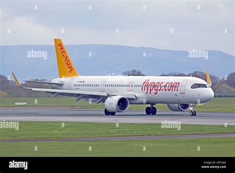 Tc Rda Airbus A Nx Pegasus Airlines Stock Photo Alamy