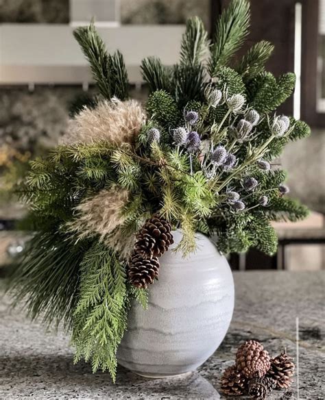 Pin By Rita Raffaldi On Natale Christmas Floral Arrangements