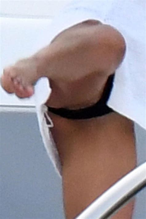 Brooke Burke Nude Pussy On Yacht Scandal Planetsexiezpicz Web Porn