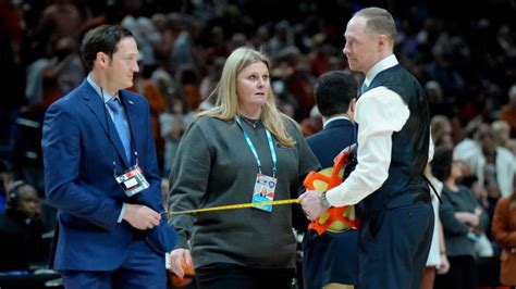 Uneven 3 Point Lines In Ncaa Womens Tournament Officials Say Portland