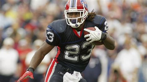 Former Buffalo Bills first-round pick Marshawn Lynch retires