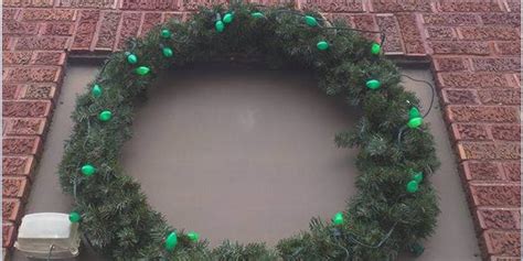 100 Fire Puts First Red Bulb On Green Bay Fire Station Wreaths