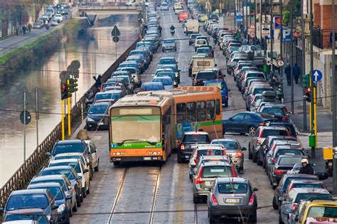 Blocco Del Traffico A Milano Inquinamento E Sicurezza