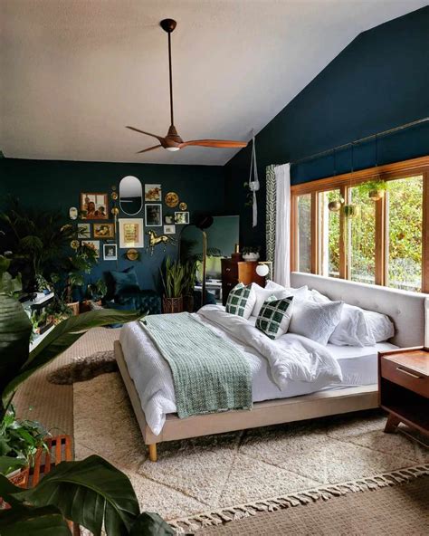 35 Dark Green Rooms Decorating That Radiate Elegance And Sophistication