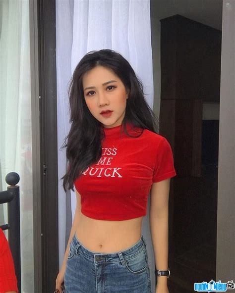 Hot girl Trần Linh Hương
