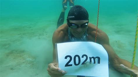 Video Hold Your Breath Freediver Breaks Underwater World Record Aged