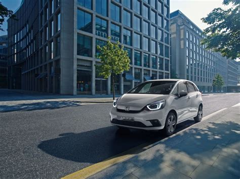 Novo Honda Fit é revelado no Japão e chega ao Brasil até 2021