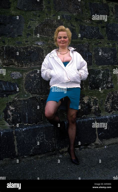 Sex Worker 1980s Uk A Prostitute Working The Back Street Of Aberdeen Scotland During The Oil