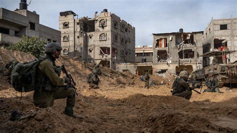 Los Rehenes Que Mató Por Error El Ejército Israelí Iban Con Una Bandera