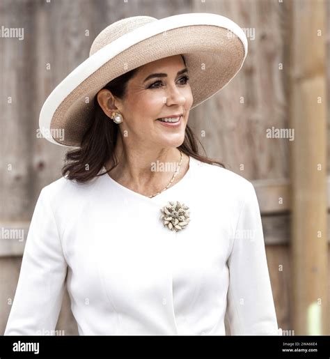 File Crown Princess Mary Lays The Foundation Stone For Mary Elizabeth