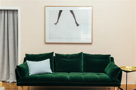 Modern apartment with stylish couch and creative decorative elements · Free Stock Photo