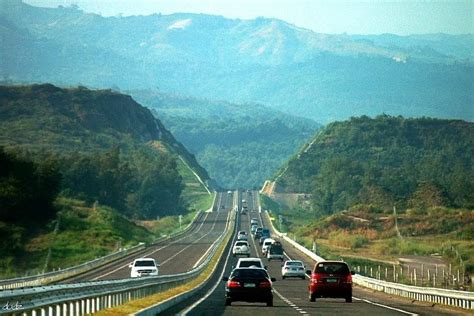 5 iconic roads in the Philippines