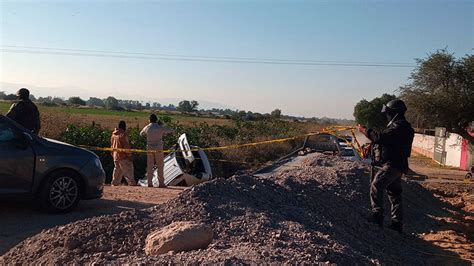 Auto Vuelca En La Comunidad San Juan De La Vega En Celaya Guanajuato