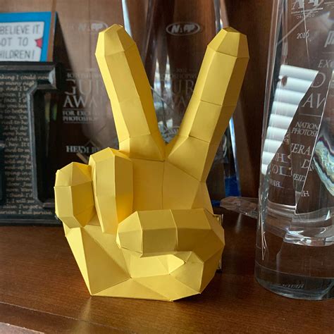 Emoji inspired Hand - Peace Sign - Victory - DIY Low Poly Paper Model ...