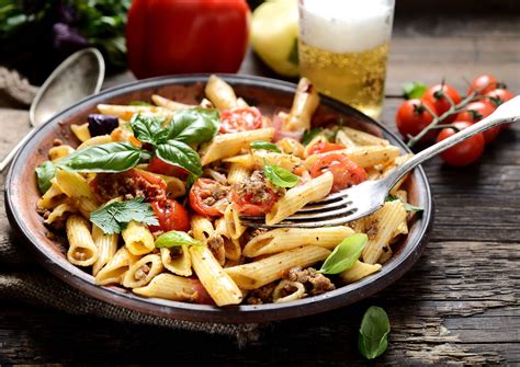 Tomato Basil Pasta Salad