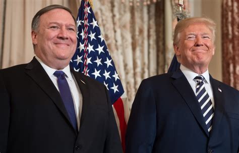 Mike Pompeo é Oficialmente Empossado Como Secretário De Estado