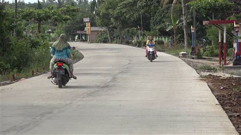 Jalan Jadi Mulus Warga Padang Ratu Ucapkan Terimakasih Kepada Gubernur