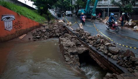 Drainase Buruk Perparah Banjir Di Jakarta Selatan Metro Tempo Co