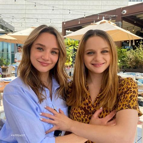 Hunter King And Joey King Grabbing Their Tits Fappenist