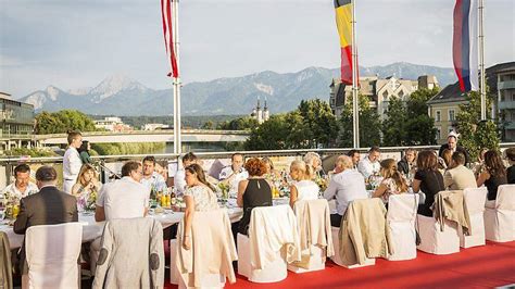 Lange Tafel Draubr Cke Als Haubenlokal Mit Genussvoller Aussicht